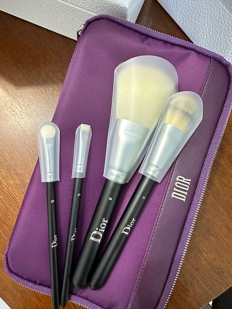 Dior Gift Set (4 Makeup Brushes Purple Travel Pouch BOXED)