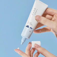 round lab eye cream